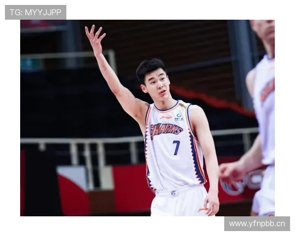 郭昊文训练完直接去夜店蹦到凌晨？